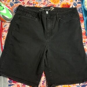 Seven brand Bermuda black shorts 16